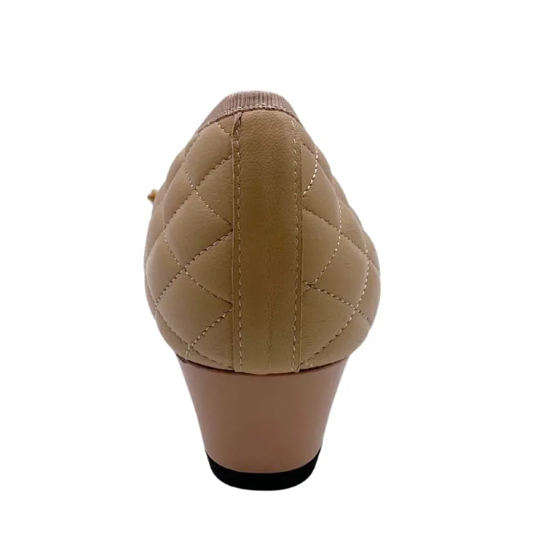 Deluxe - Beige and Black Leather
