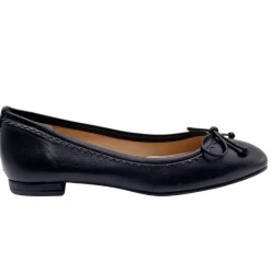 Jasmine - Black Leather