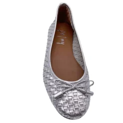 Vogue - Silver Leather